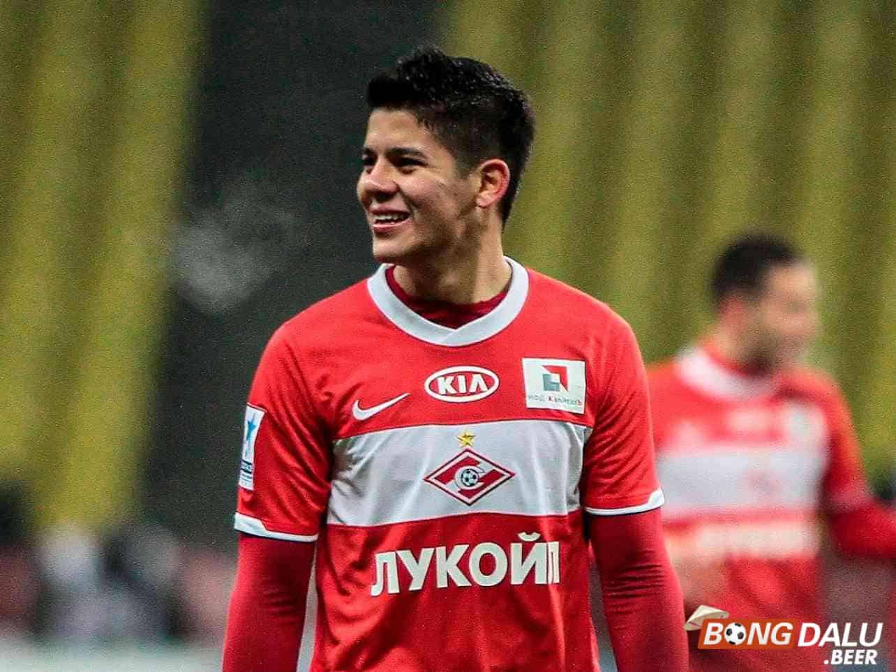 Marcos Rojo trưởng thành tại lò đào tạo Estudiantes, một CLB quê hương